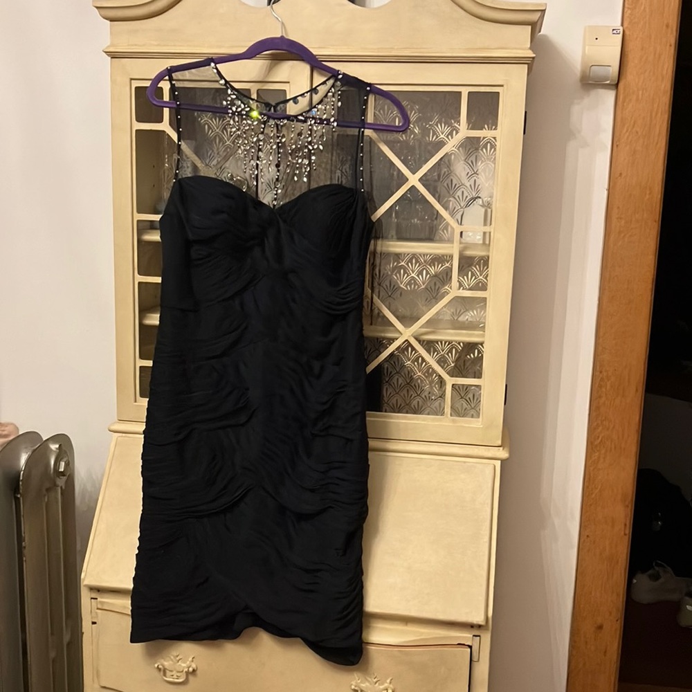 Fitted ruched navy dress, mesh strap, sweetheart neckline with gems